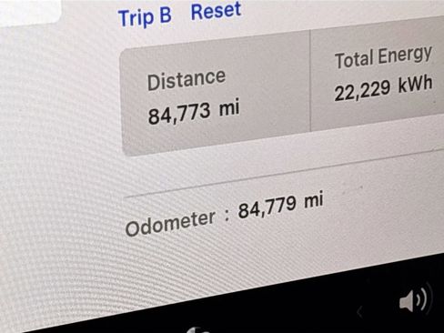 Used 2018 Tesla Model 3 Long Range image 14