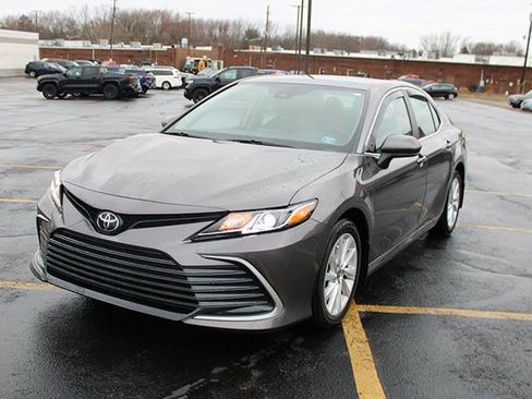 Used 2023 Toyota Camry LE image 2