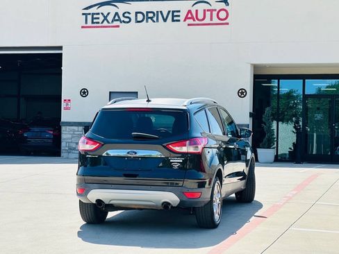 Used 2014 Ford Escape Titanium w/ Equipment Group 401A FWD image 9
