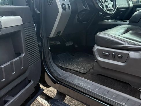 Used 2015 Ford F250 Lariat w/ Lariat Chrome Package AWD/4WD image 43