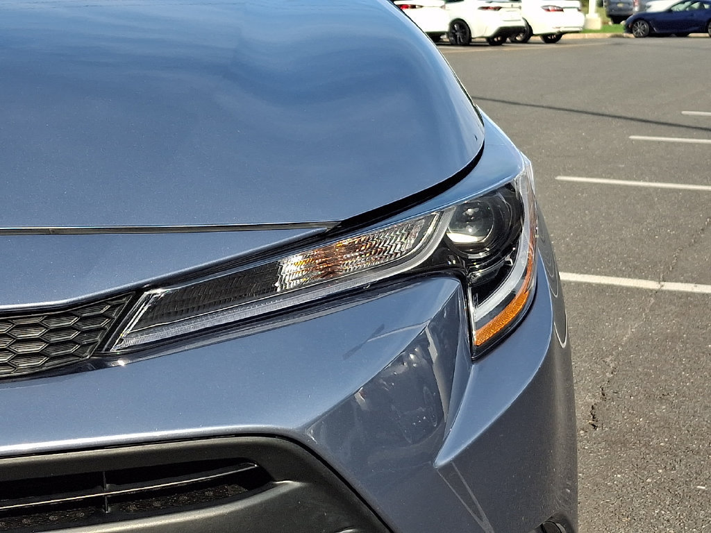 Certified 2025 Toyota Corolla LE FWD image 9