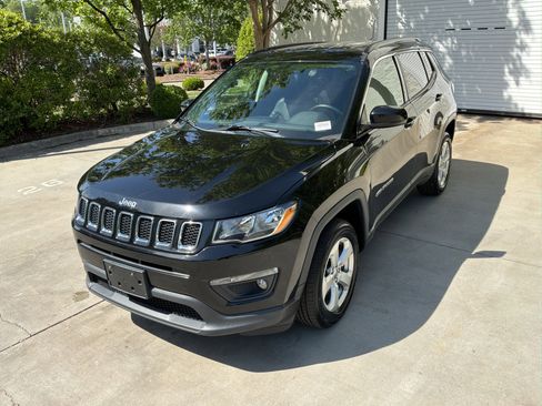 Used 2019 Jeep Compass Latitude w/ Popular Equipment Group image 5