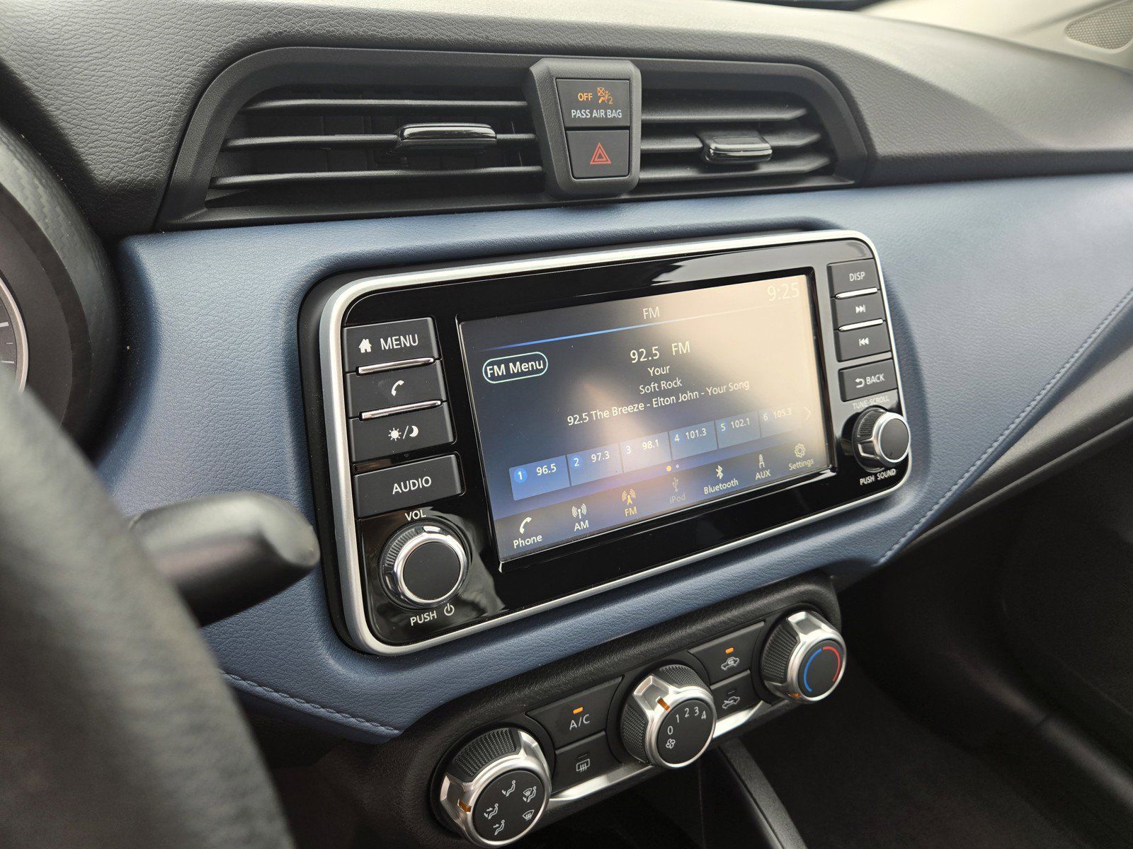 Used 2025 Nissan Versa SV FWD image 15