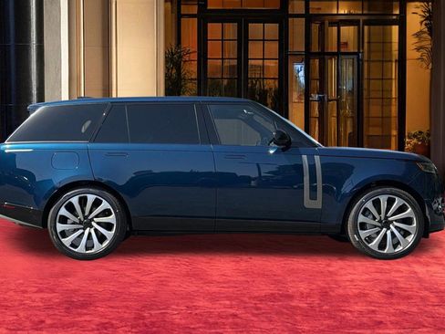 New 2026 Land Rover Range Rover Long Wheelbase SE AWD/4WD image 7