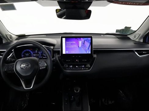 Used 2026 Toyota Corolla Cross XLE w/ Convenience Package FWD image 8