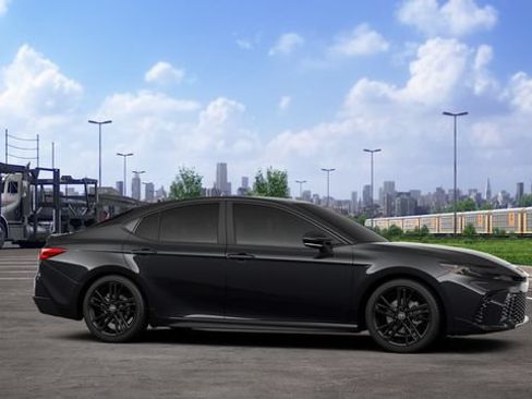 New 2026 Toyota Camry Hybrid FWD image 15