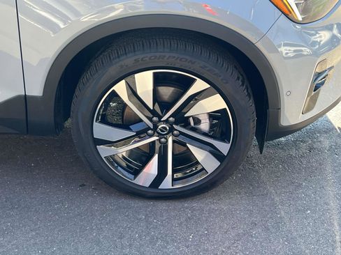 Used 2026 Volvo XC40 B5 Ultra w/ Climate Package image 5