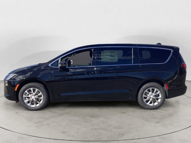 New 2027 Chrysler Pacifica Select AWD/4WD image 2