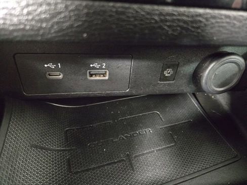 Used 2022 Mitsubishi Outlander SE image 24