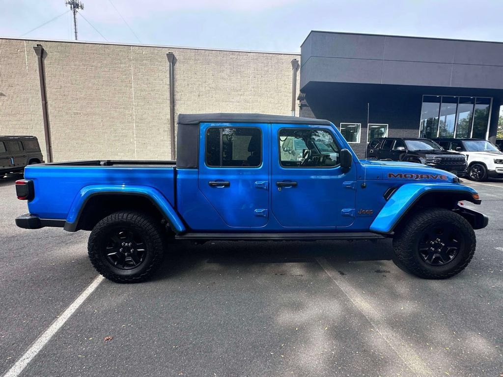 Used 2023 Jeep Gladiator Mojave w/ LED Lighting Group AWD/4WD image 4