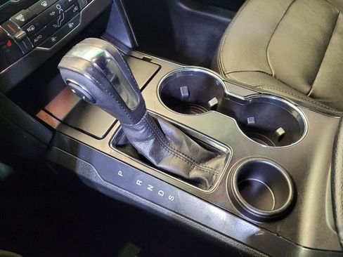 Used 2018 Ford Explorer XLT w/ Equipment Group 202A FWD image 26