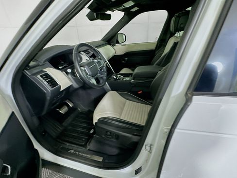 Used 2022 Land Rover Discovery S R-Dynamic image 13