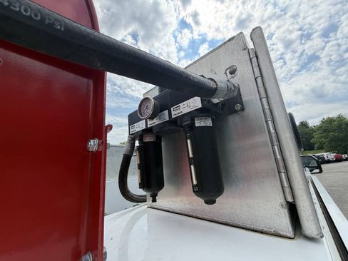 Used 2017 Ford F550 4x4 Regular Cab Super Duty image 53