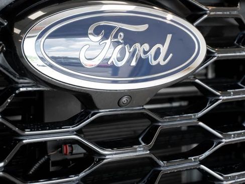 Used 2025 Ford Explorer ST-Line AWD/4WD image 9