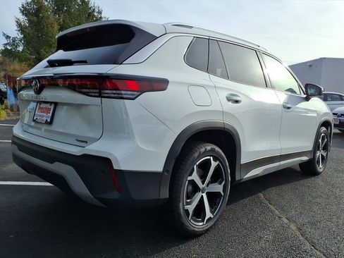 New 2025 Volkswagen Tiguan SE image 4