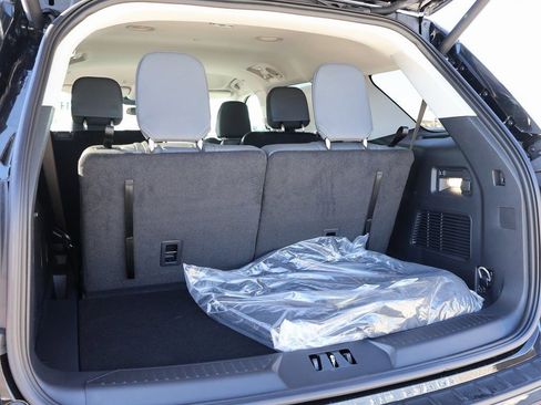 New 2026 Ford Explorer Active w/ Active Comfort Package AWD/4WD image 17