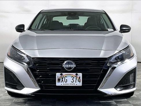 Used 2024 Nissan Altima 2.5 SV FWD image 2