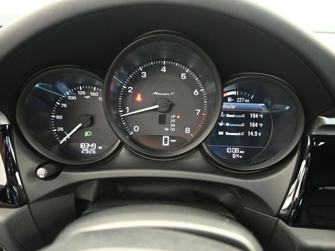 Certified 2024 Porsche Macan Turbo AWD/4WD image 14