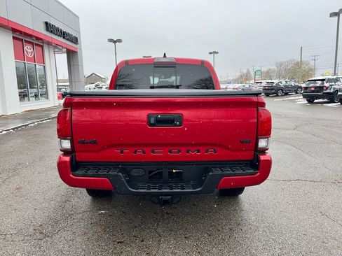Certified 2022 Toyota Tacoma SR5 image 4