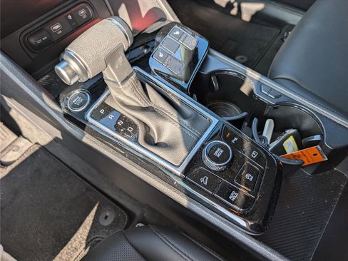 Used 2024 Kia Sportage EX image 27