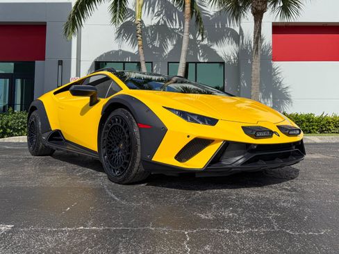 Used 2023 Lamborghini Huracan Sterrato AWD/4WD image 7