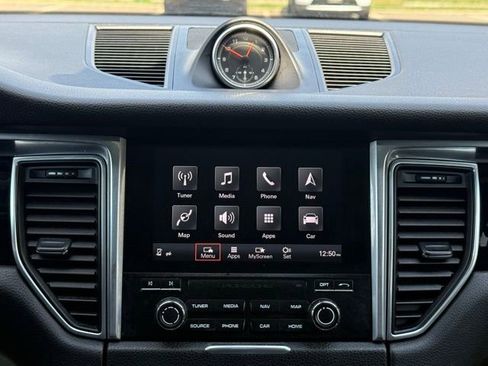 Used 2017 Porsche Macan image 39