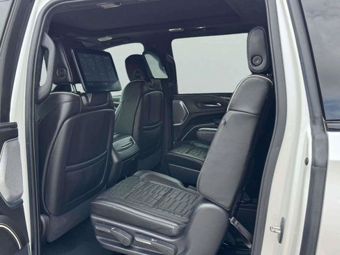 Used 2021 Cadillac Escalade ESV Premium Luxury Platinum AWD/4WD image 37