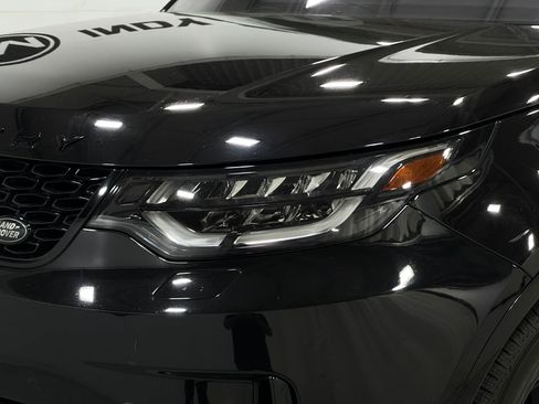 Used 2020 Land Rover Discovery Landmark image 35