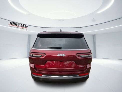 New 2025 Jeep Grand Cherokee L Laredo image 4