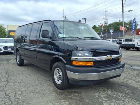 Used 2025 Chevrolet Express 3500 LT w/ LT Preferred Equipment Group RWD image 1