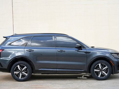 Used 2023 Kia Sorento S FWD image 51
