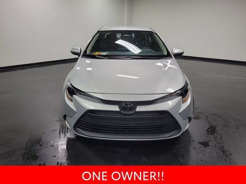 Used 2023 Toyota Corolla LE FWD image 3