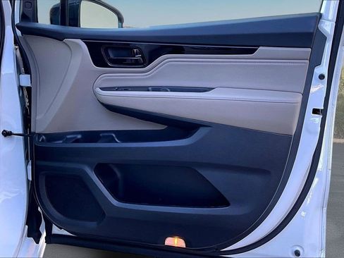 Used 2022 Honda Odyssey Elite image 24