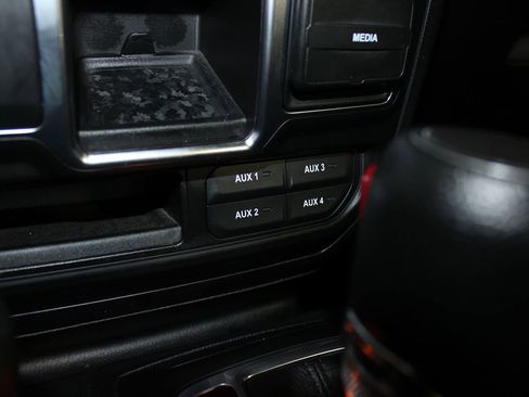 Used 2023 Jeep Gladiator Sport w/ Off Road Group image 13