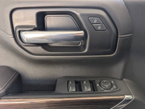 Used 2021 Chevrolet Silverado 1500 LT AWD/4WD image 14