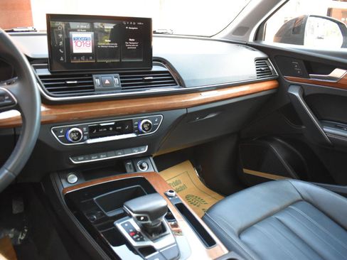Used 2021 Audi Q5 2.0T Premium Plus w/ Premium Plus Package AWD/4WD image 25