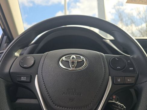 Used 2017 Toyota Corolla XLE image 23