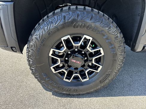 New 2026 GMC Sierra 2500 AT4X AWD/4WD image 13