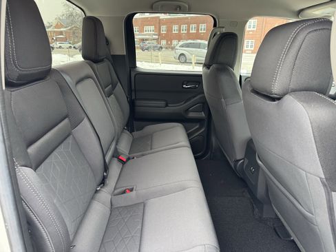 Certified 2025 Nissan Frontier SV image 35