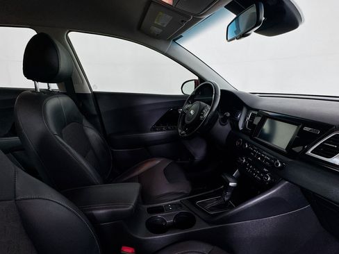 Used 2018 Kia Niro EX FWD image 49