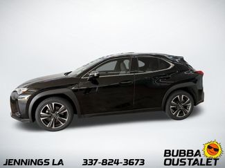 Used 2022 Lexus UX 200 w/ Accessory Package (Z2) video 2