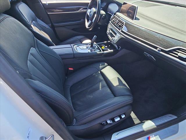 Used 2022 BMW 740i w/ M Sport Package RWD image 23