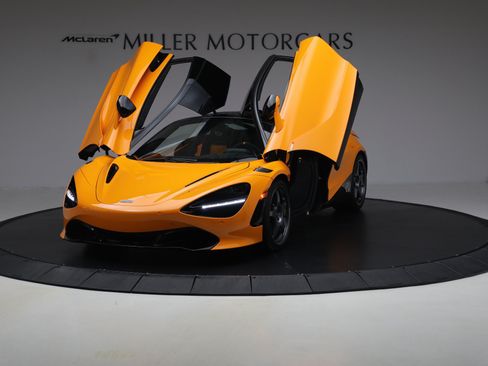 Used 2021 McLaren 720S RWD image 14