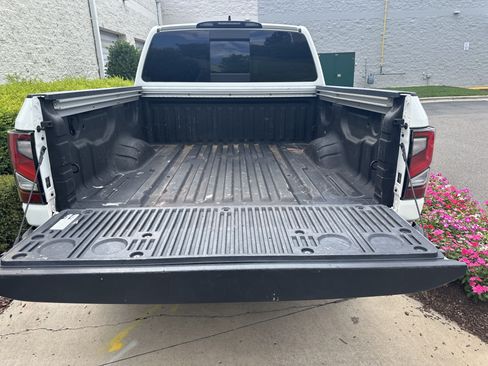 Used 2023 Nissan Titan PRO-4X w/ Pro-4x Convenience Package AWD/4WD image 34