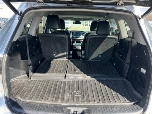Used 2018 Toyota Highlander Limited image 25