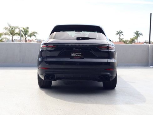 Certified 2023 Porsche Cayenne Platinum Edition w/ Premium Package Plus AWD/4WD image 10