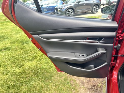Used 2023 MAZDA MAZDA3 s FWD image 33