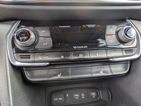Used 2020 Hyundai Santa Fe SEL w/ Convenience + Premium Package AWD/4WD image 21