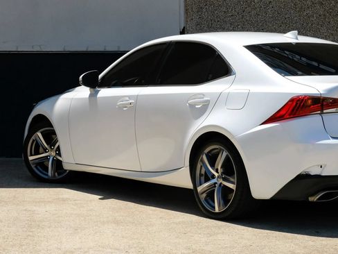 Used 2018 Lexus IS 300 AWD w/ Premium Package image 13