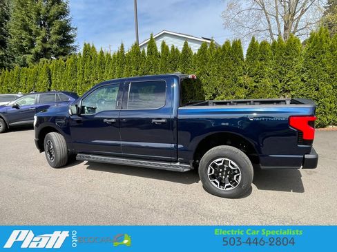 Used 2023 Ford F150 Lightning XLT image 5